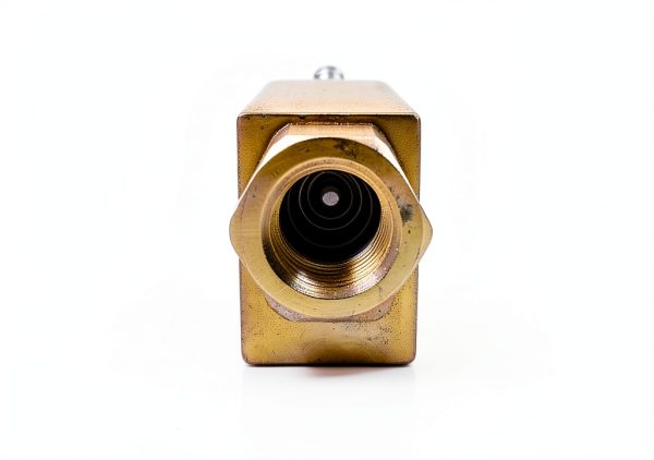 Clippard MJTV-3 3-Way Toggle Valve Enp Steel 1/8" NPT-2